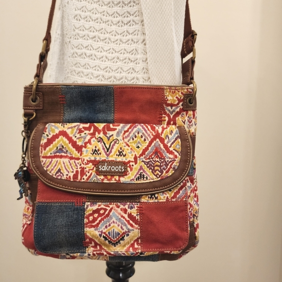 Sakroots Handbags - Sakroots Cross body Purse